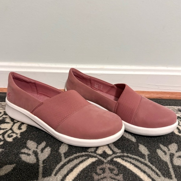 Clarks Women's Sillian 2.0 Moon Loafer Flat Mauve - Picture 2 of 8